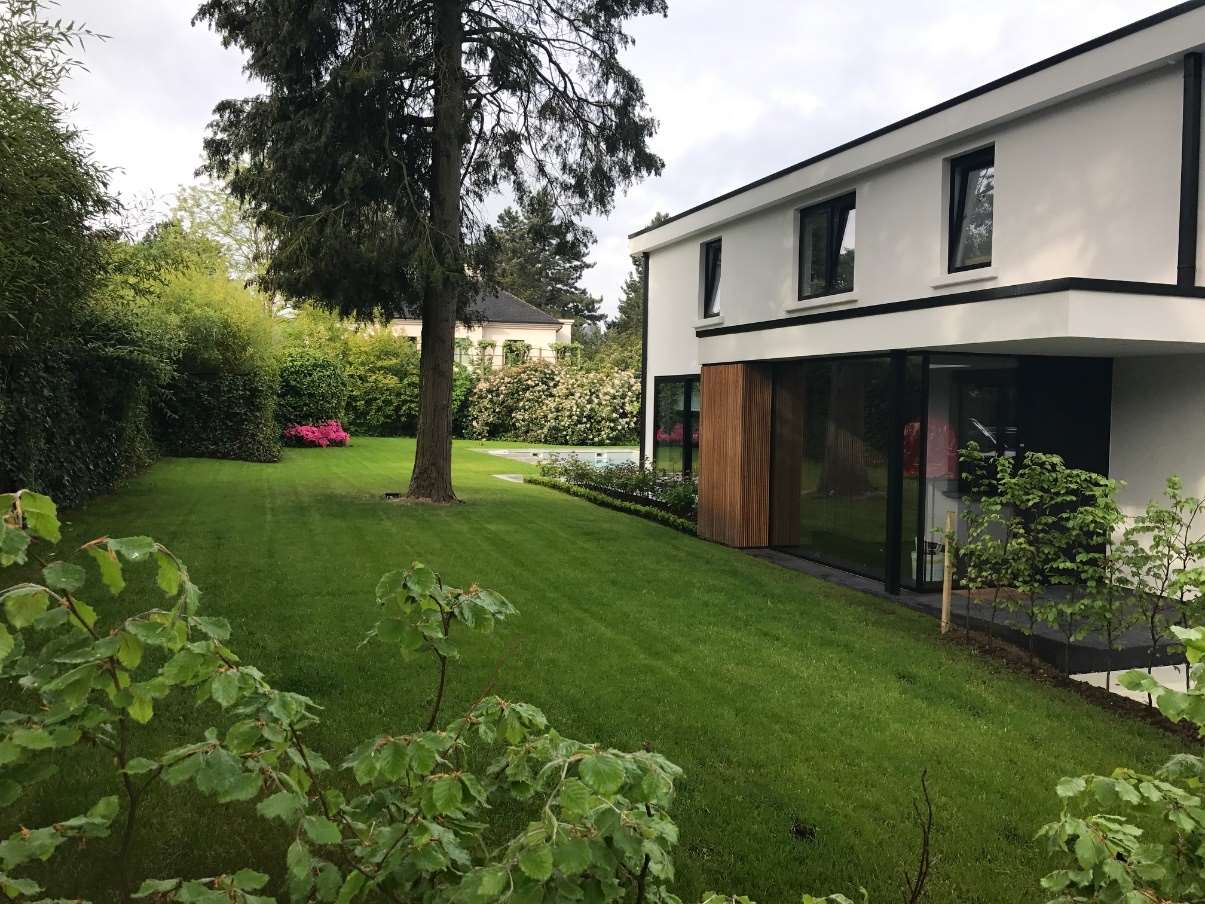 rénovation de jardin à côté de maison